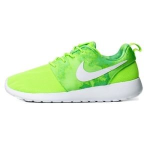 Nike Women’s Roshes
